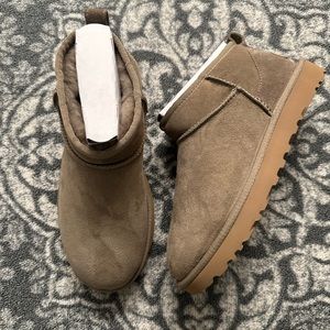 Ugg classic ultra mini